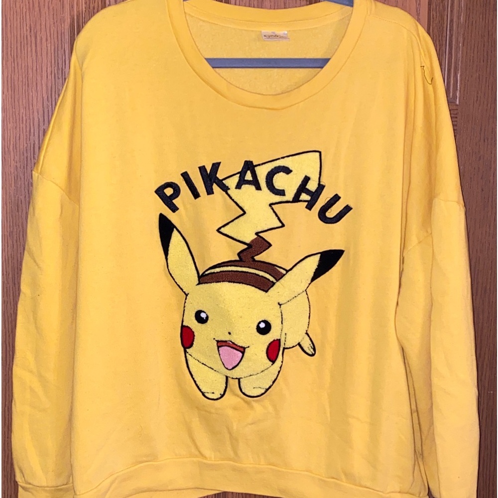 Junior plus Womens Pokémon Pikachu Crew Sweatshirt size XL-1X PreOwned